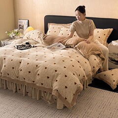 冬の新型牛乳の絨毯を厚くして、綿を挟んだベッドカバーを四つセットにしました。