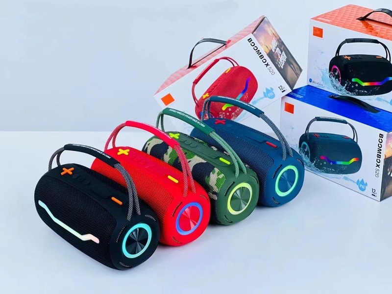 新型手提げハイパワーbluetoothオーディオRGB走馬灯防水カードサブウーファBOOMBOX520|undefined