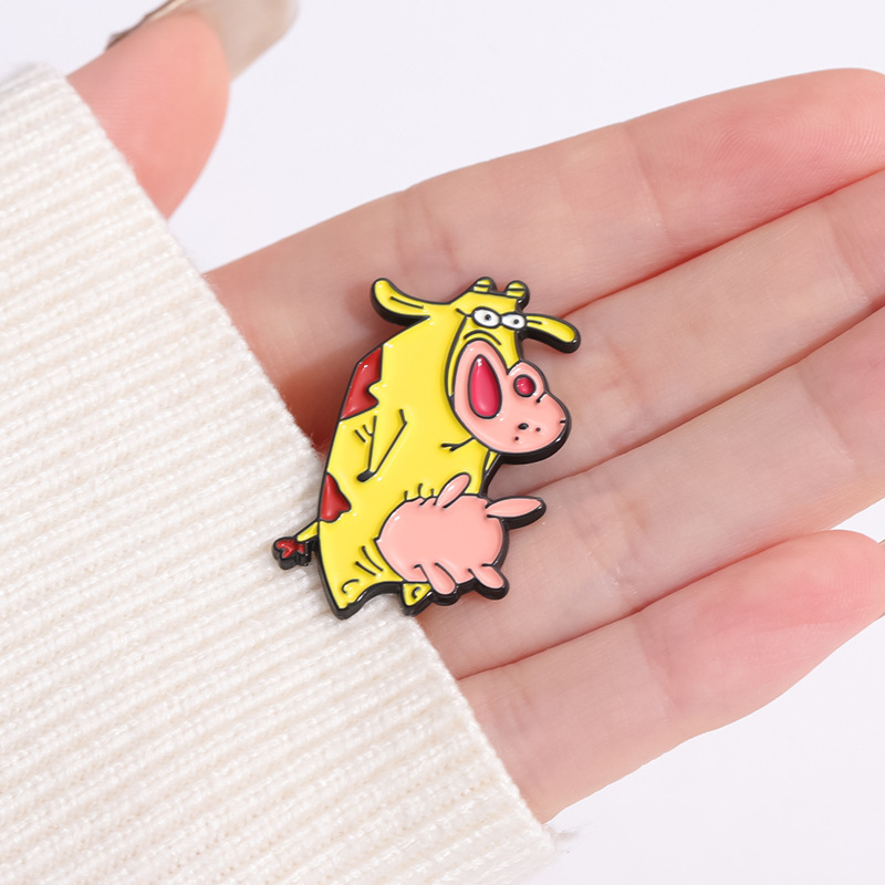 Funny Fun European and American Brooch Yellow Cattle and Pointed Chicken Clothing Accessories Metal Badge Collar Pin Versatile Medal
