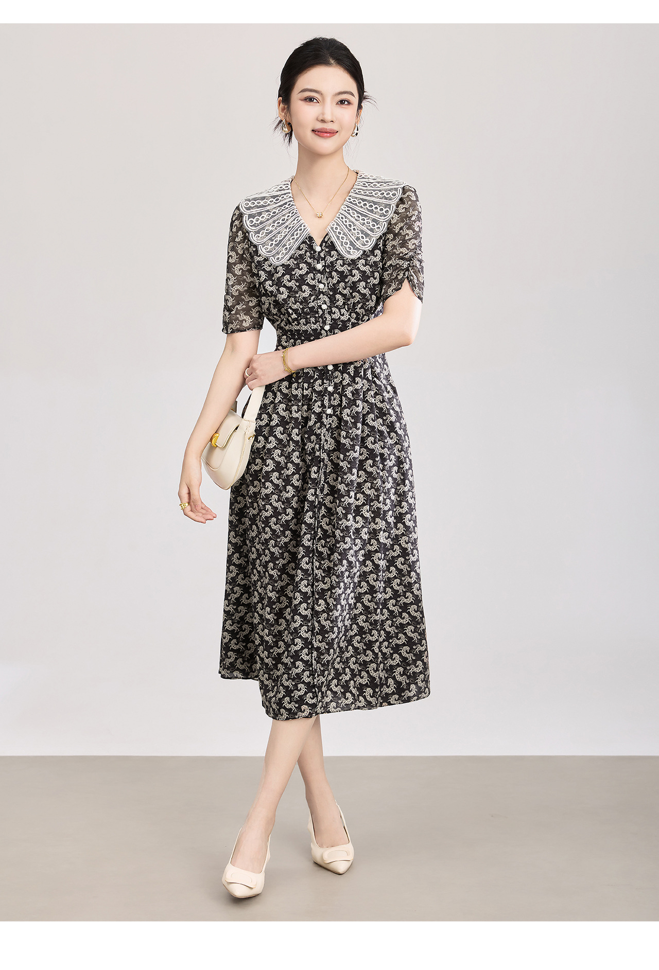 Đầm maxi nữ thắt eo in họa tiết ngựa cổ ve phối màu — màu đen chi tiết 14