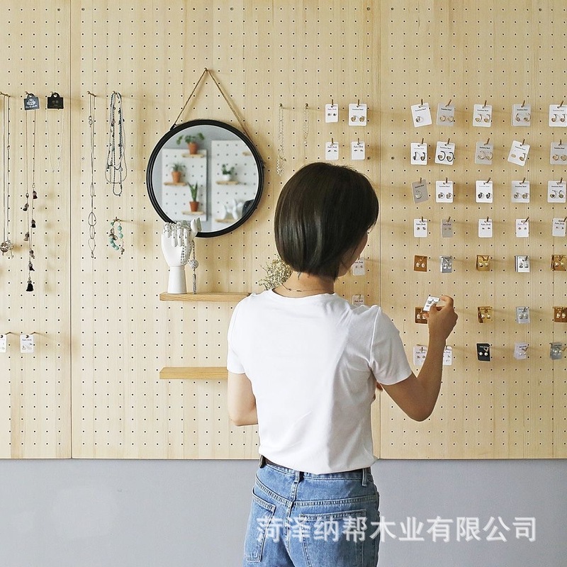 实木洞洞板小孔饰品店展示架袜子店精品店商品收纳展示架壁挂搁板|undefined