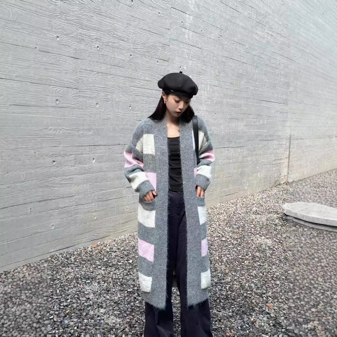 24 invierno Puyuan perezoso viento rayas de color contraste suéter de punto chaqueta de mujer nuevo invierno coreano