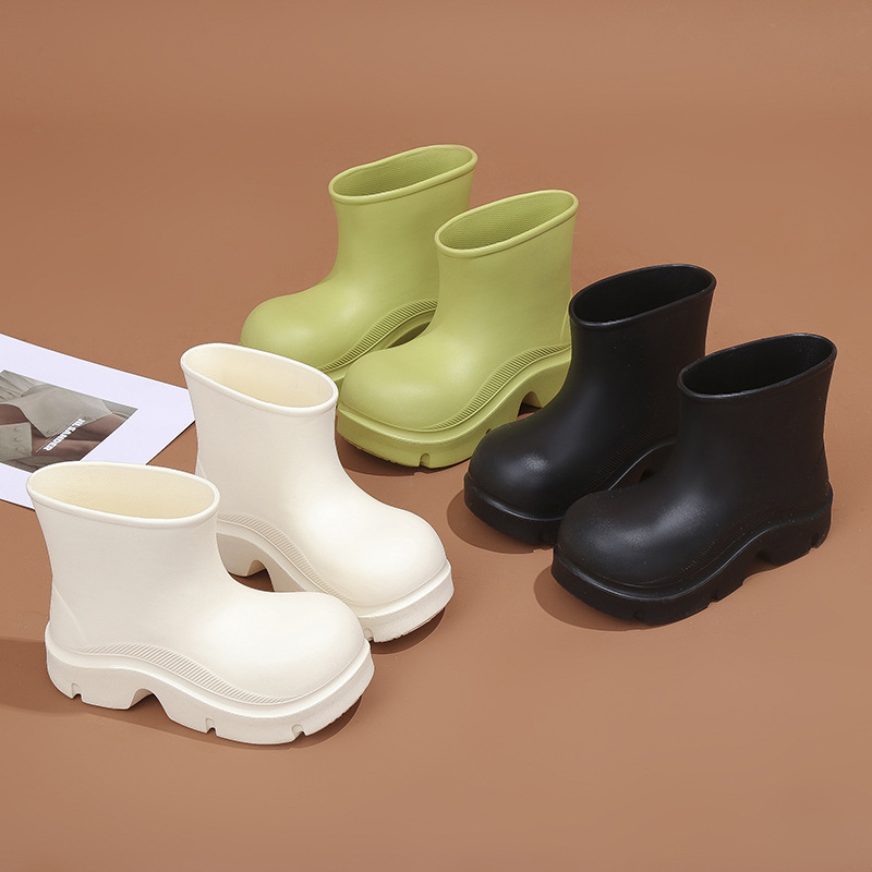 EVA 발 느낌 비 신발 여성 여름 2025 새로운 미끄럼 방지 발 방수 외부 물 신발 유행 높은 색상 가치