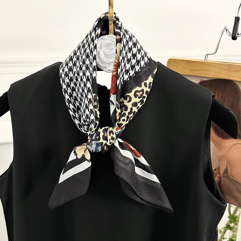 Una toalla de seda de algodón cuello pequeña toalla cuadrada de alta calidad nueva toalla de punto de onda universal correa de pelo protector de cuello pequeño chal