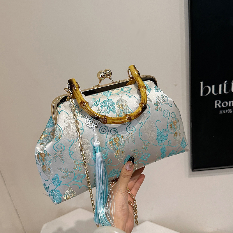 Chinese Style Cheongsam Evening Bag For Women - 2025 Autumn/Winter New Arrival Exquisite Shoulder Handbag For Banquets - Thumbnail 3