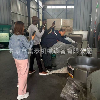 跨境出口不锈钢玉米磨面机 黄豆大米杂粮磨粉机 白糖盐块粉碎机