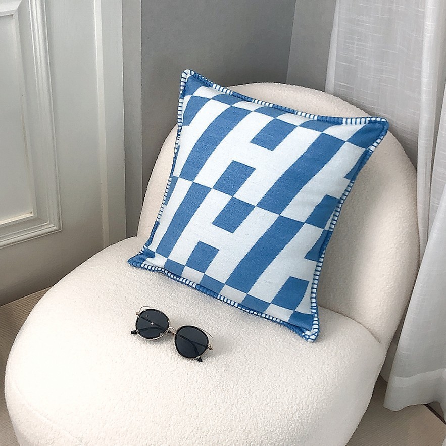 Amazon H 枕北欧モデルルーム昼休みソファクッション車の腰サポート背もたれクッションニット枕カバー