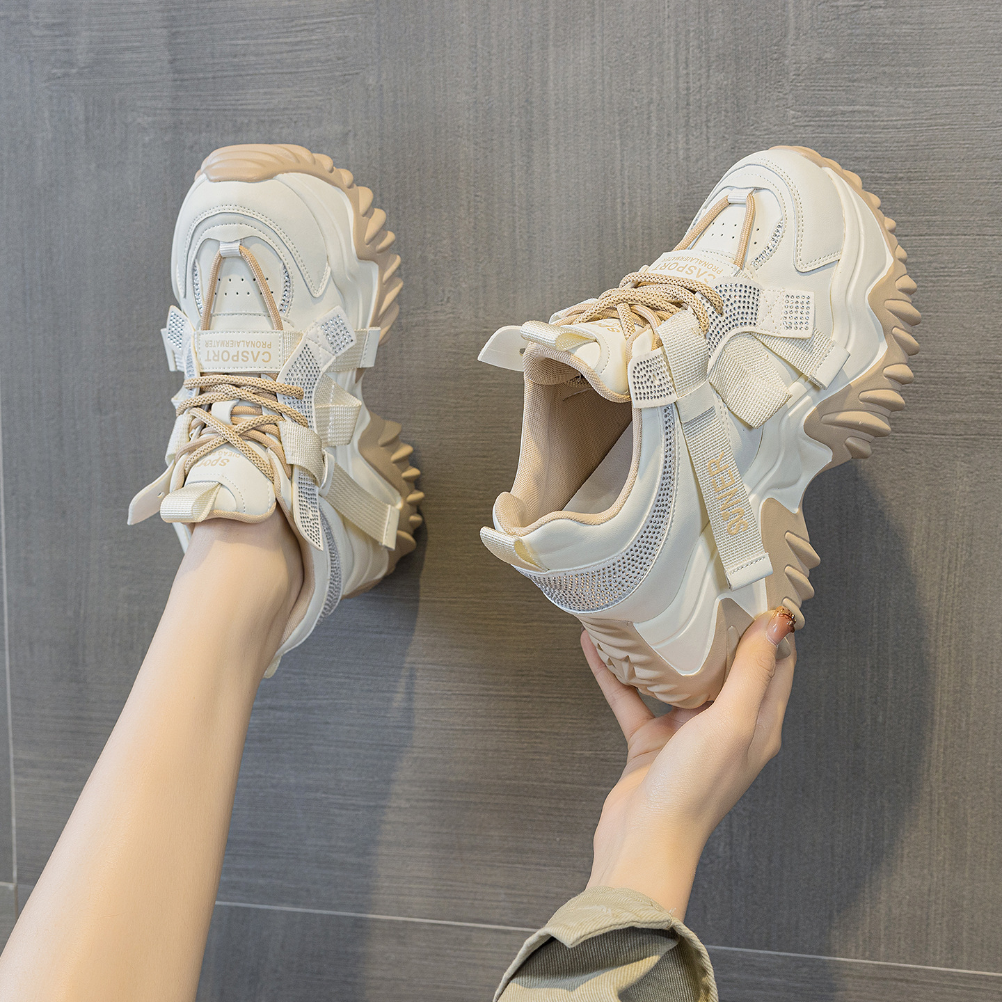Giày sneaker nữ chunky đế dày phong cách retro, tăng chiều cao — Xám lông cừu 5013-1, Be lông cừu 5013-1, Be một lớp 5013, Đỏ lông cừu 5013-1