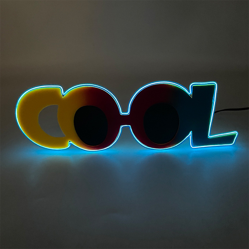 Gafas luminosas para fiestas en la playa, accesorios de modelado de fotos de cumpleaños de celebridades de Internet, gafas luminosas LED con letras COOL de colores