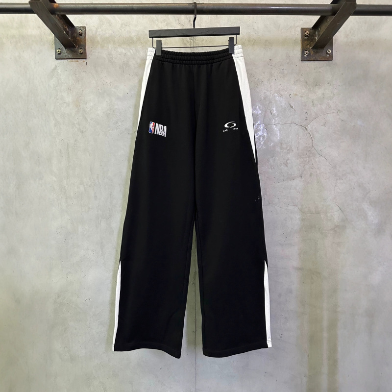 Paris B Brand's New Nba Collaboration Embroidered Sports Pants, Bl Striped Patchwork, Loose Casual Versatile Long Pants Wholesale Paris B Brand's New Nba Collaboration Embroidered Sports Pants, Bl Striped Patchwork, Loose Casual Versatile Long Pants Wholesale