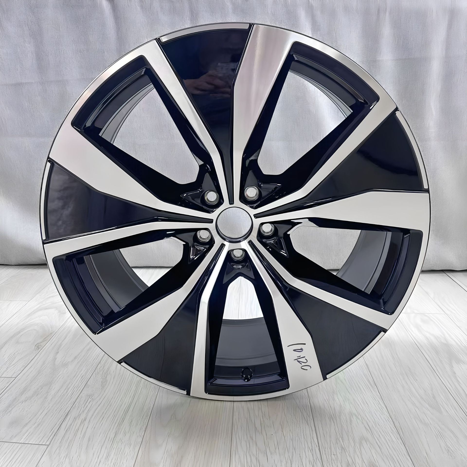 Suitable for Volkswagen Lange/Lange Patrol/Jetta/Pathart/Spirit/Titance L Aluminum Alloy Steel Rim Hub
