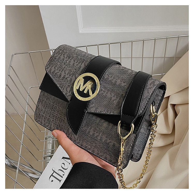 鏈條小方包女包時尚潮搭字母撞色2023秋冬新單肩斜挎廠家批發百搭