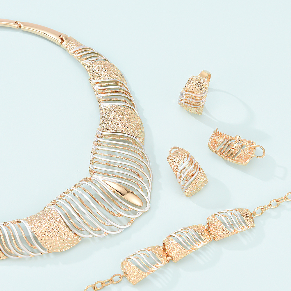 Neue Mode Einfache Legierung Erste Halskette Und Ohrringe Vierteiliges Brauthochzeitsschmuckset display picture 5
