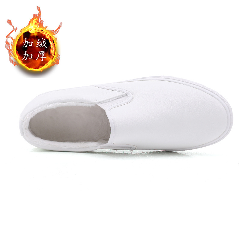 Zapatos de algodón sin cordones para hombre, zapatillas de deporte informales de cuero para perezosos de otoño e invierno, zapatos blancos de dos algodón al por mayor para mantener el calor