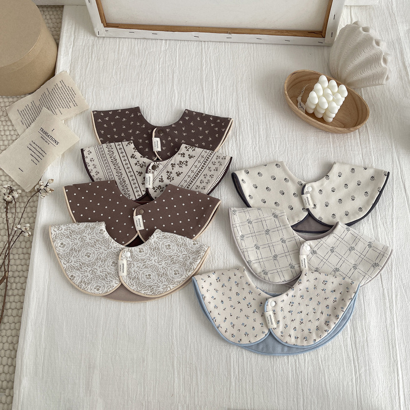One-Year-Old Baby Saliva Towel, Pure Cotton, Class A, U-Shaped, Enlarged, Autumn and Winter, Waterproof, Nordic Style, for 2-Year-Olds, Cute Floral Design