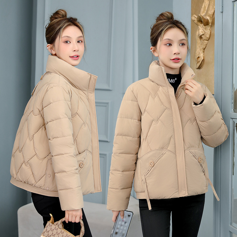 2023 invierno nuevo comercio exterior moda femenina temperamento de viaje simple ligero brillante con ropa de algodón de pluma corta image 1