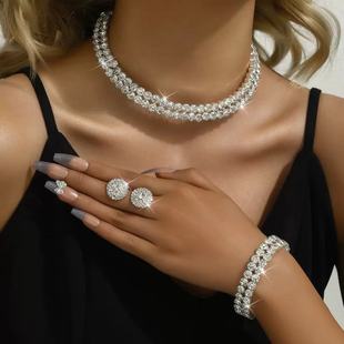 �W���r��3�����p��ˮ��W�����Ŵ�����A�Ȧ������C�羳���