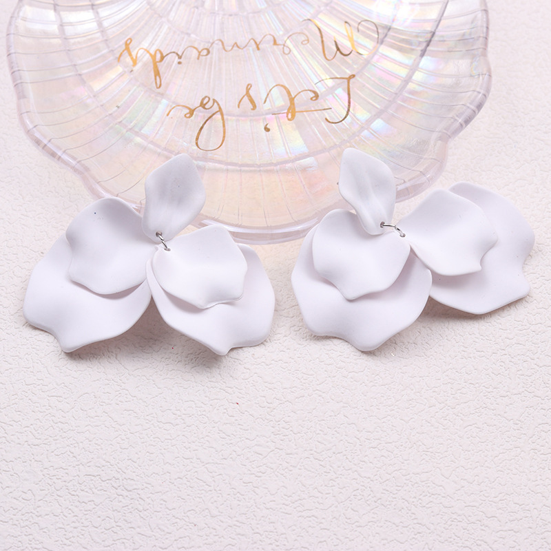29g Weight 304 Stainless Steel Ear Needle Material Drop Earrings Classification 1 Pair Quantity Holiday, Daily Occasion Acrylic Material Petal Pattern Women's Gender Spray Paint, Tassel, Pleated Design Casual, Vacation Style 1 Pair Casual Vacation Petal Spray Paint Tassel Pleated Arylic Drop Earrings 1