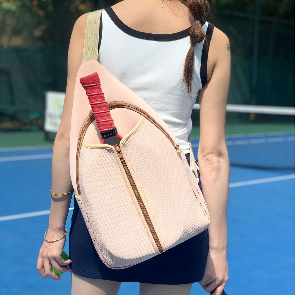 In stock wholesale waterproof down cotton large capacity portable tennis bag fashion pick ball bag wholesale badminton bag