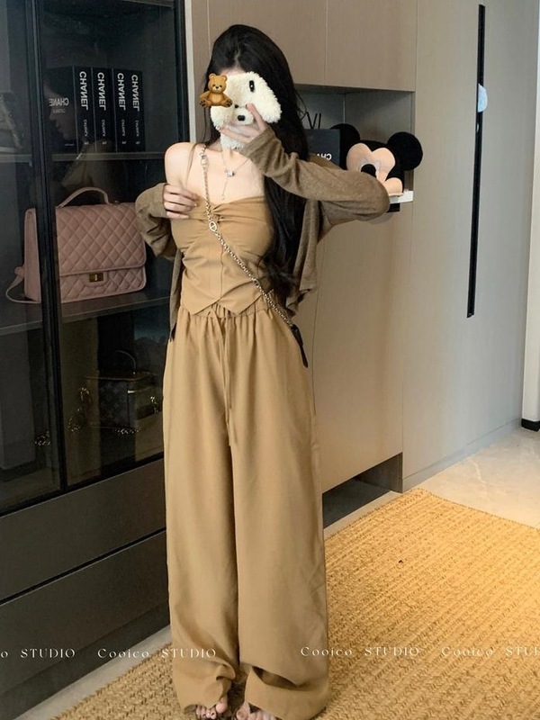 气质减龄套装女秋季2025新款辣妹吊带背心开衫休闲长裤咖色三件套|undefined