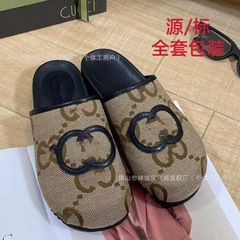 G家刺繍プリントの包頭半拉穆勒靴2025年早春の新型家庭の外は大きいサイズの博ケンスリッパを着ます。