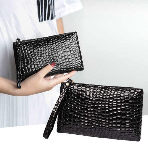 Guangzhou manufacturers wholesale women's bags cross-border supply women's clutch bags Korean version mobile phone bag coin purse gift small bag