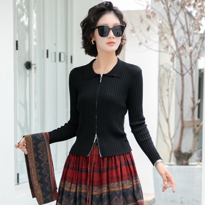 Black Short Knit Cardigan 2026 Spring New Slim Fit Lapel Sweater Jacket for Women with Unique Design and Double Zipper