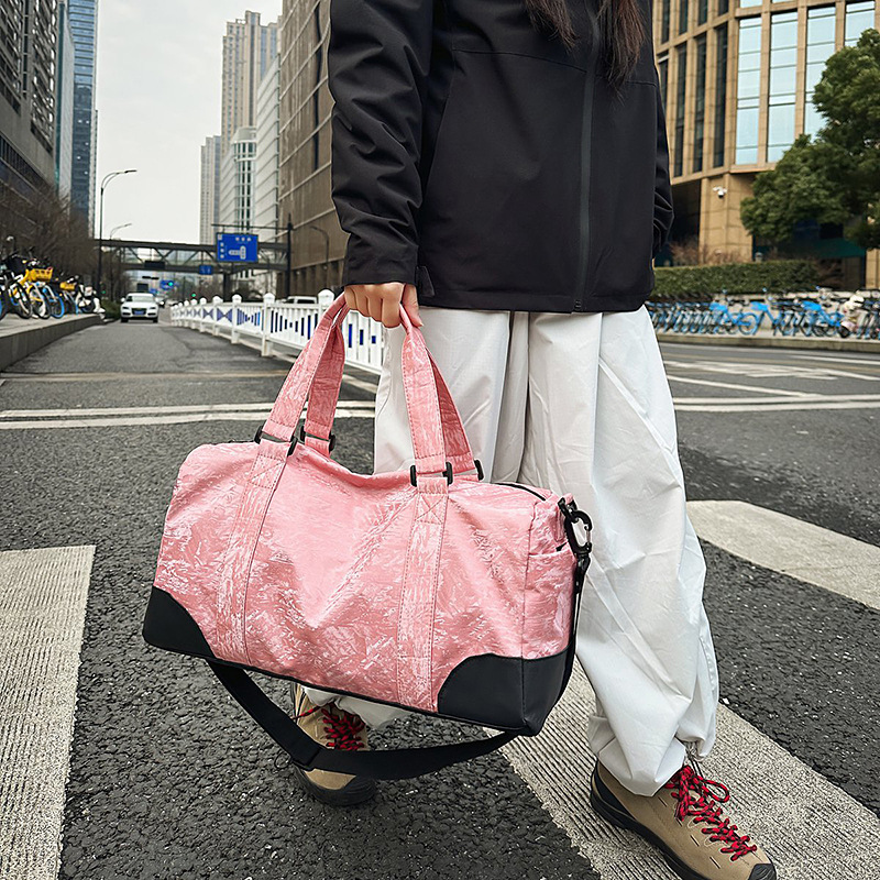 Bolsa de viaje de gran capacidad para mujer 2025 nueva bolsa de almacenamiento separada en seco y húmedo para fitness bolsa de equipaje de tirantes de viaje de negocios de corta distancia para hombre