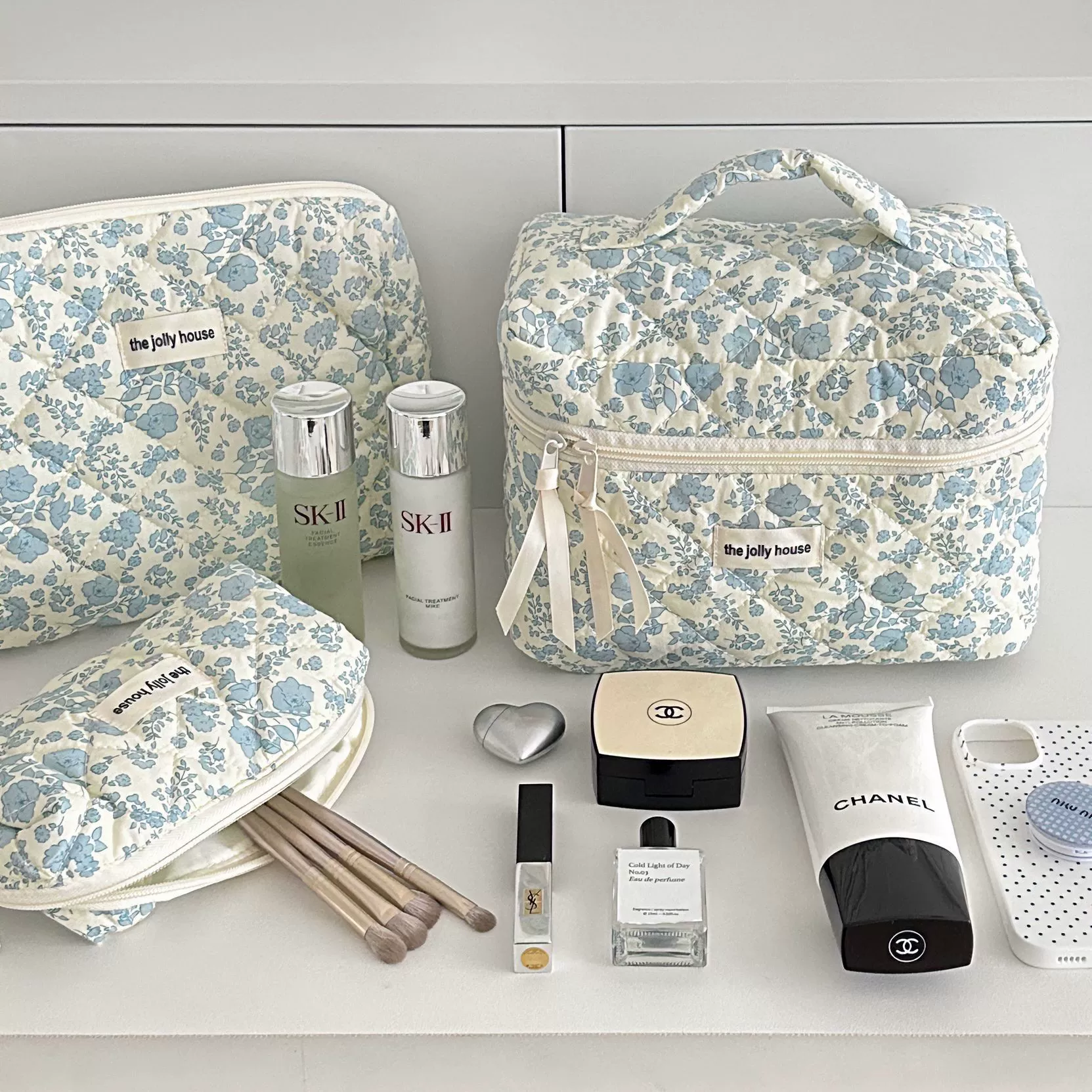 Fresh capacious cosmetic bag, handheld organizer bag