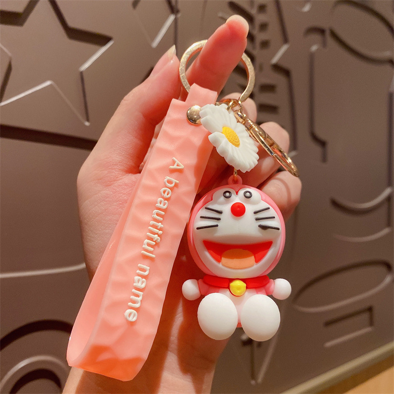 ドラえもんのキーホルダーのファッションバッグのペンダントのファッションカップルのアクセサリーの漫画の車のキーホルダーのプレゼントの卸売り|undefined