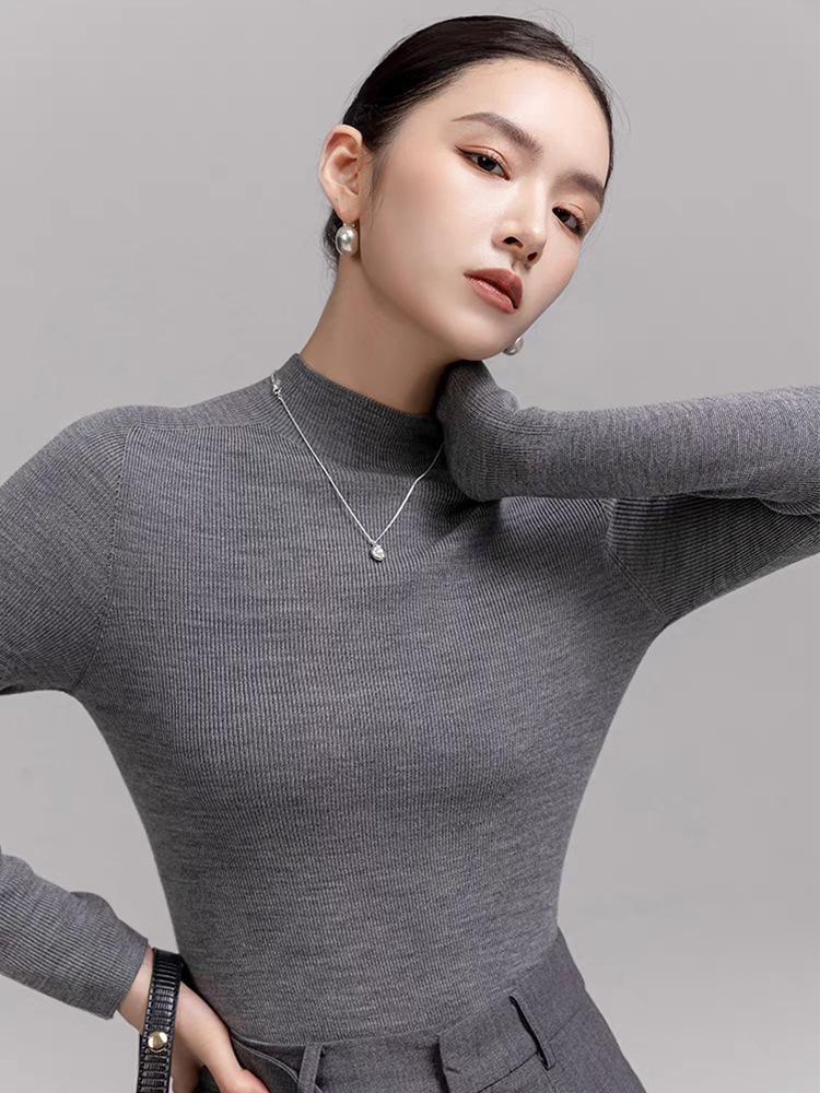 Quality woolen demi-season fitted thin knitted sweater