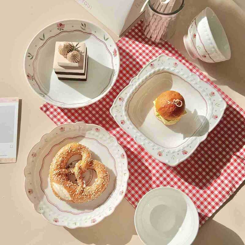 Free Girl's Underglaze Color Ceramic Bowl Plate High Beauty Value Rice Bowl Household Cute Plate Simple Tableware suit