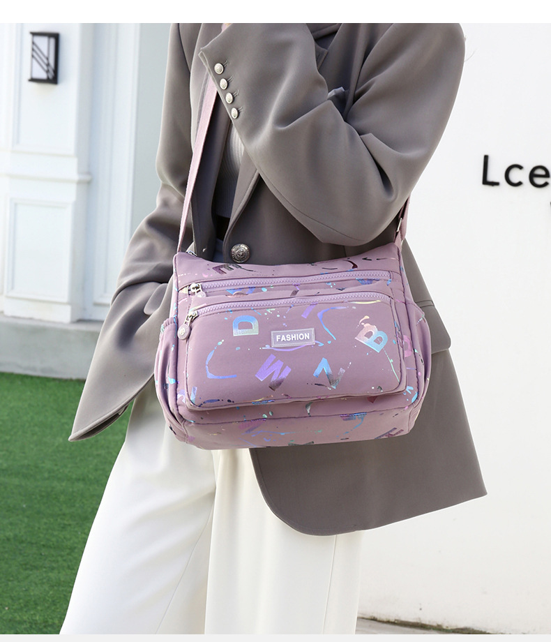 The 2024 new women's crossbody bag with a unique, high-end feel, large-capacity single-shoulder bag, and multi-functional mommy bag is trendy undefined