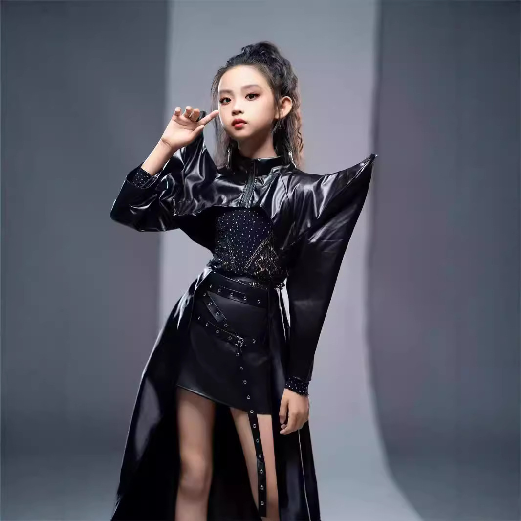 黑色朋克赛车服儿童布鲁雷克主题翘角外套皮裙套装秋冬T台秀服潮9