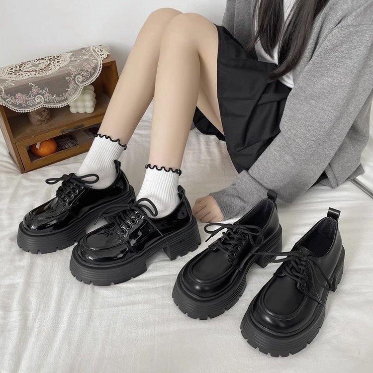 Zapatos de cuero de bizcocho de suela gruesa para mujer 2025 primavera nuevo estilo retro academia estilo británico japonés jk realzado zapatos de tacón grueso