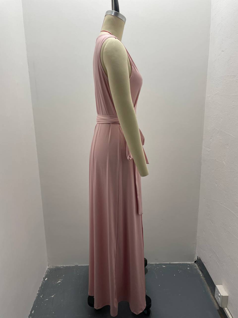 2025 Independent Station European And American Cro-Border Spring Summer New Women's Solid Color V-Neck Long_ecoleips.com