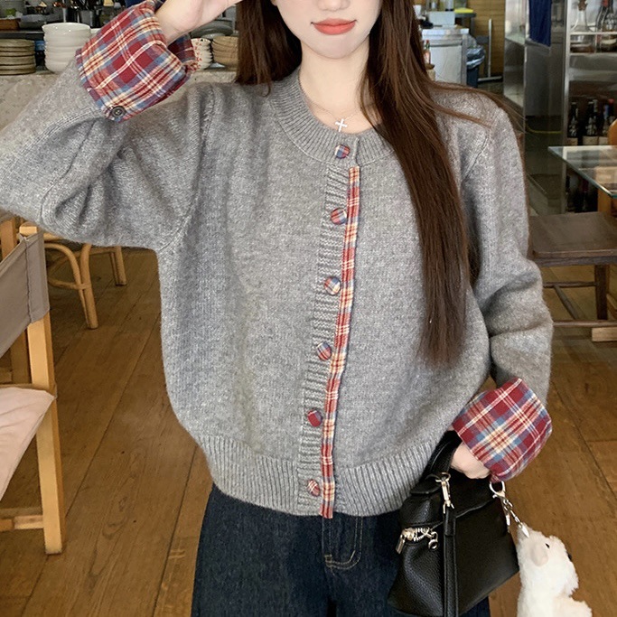 Knitted fashionable spring cardigan