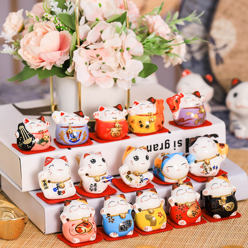 Lucky Cat Mini Sculpture Cute Cat Ceramic Car Ornament High-End Style Foreign Trade Cultural and Creative Market Small Craft
