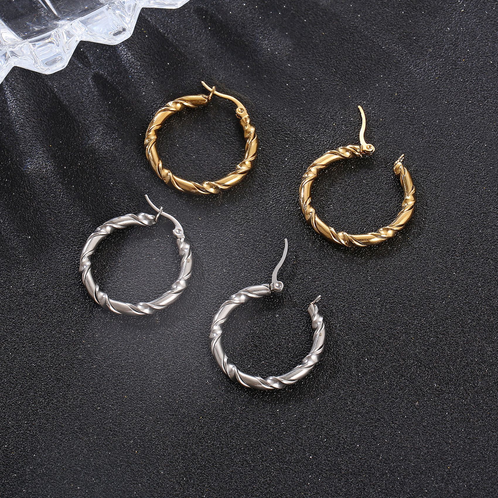 14g Weight Electroplated Gold Plating Process PVD Coated 18K Gold Real Gold Plated Round 201 Stainless Steel Fashion Waterproof Non Tarnish Hoop Earrings