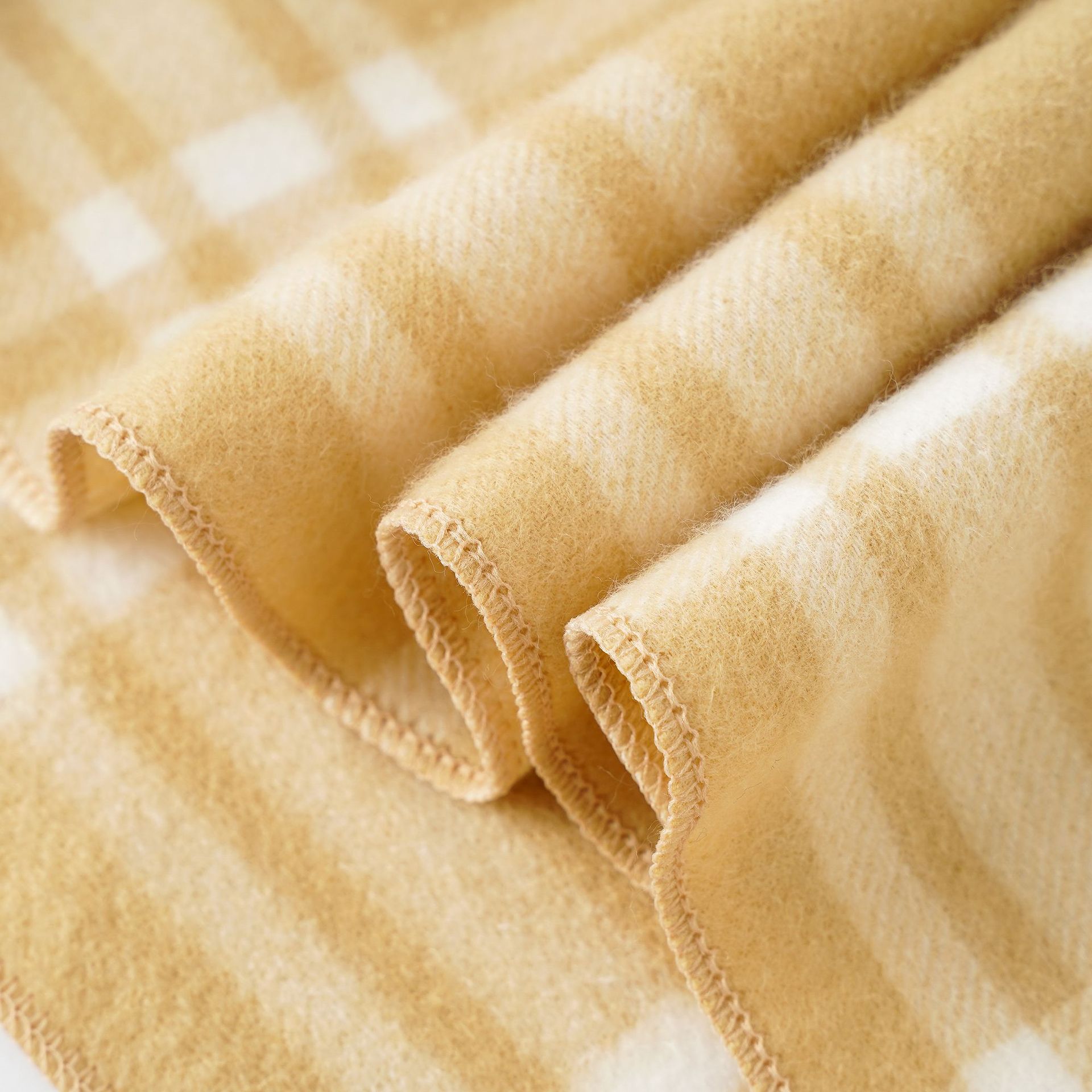2024 otoño y invierno nuevo estilo de rayas pequeñas frescas empalmadas de color contrastante moda versátil simple capa de calor