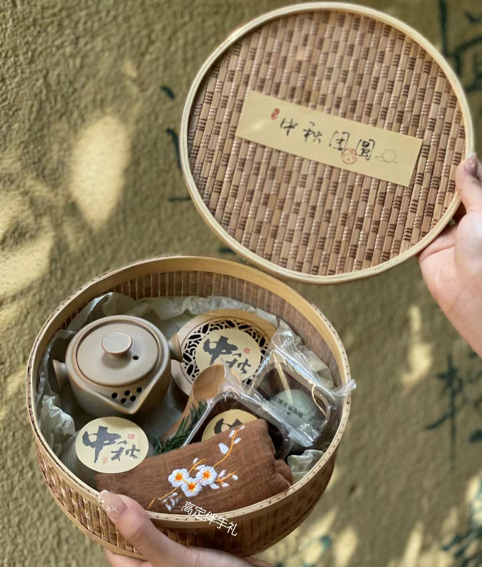 ハイエンドの実用的な中秋の月餅の箱のお茶のお土産の箱の中国式の菓子の卵黄のショートニングの贈り物の箱は木の箱を包装します。|undefined