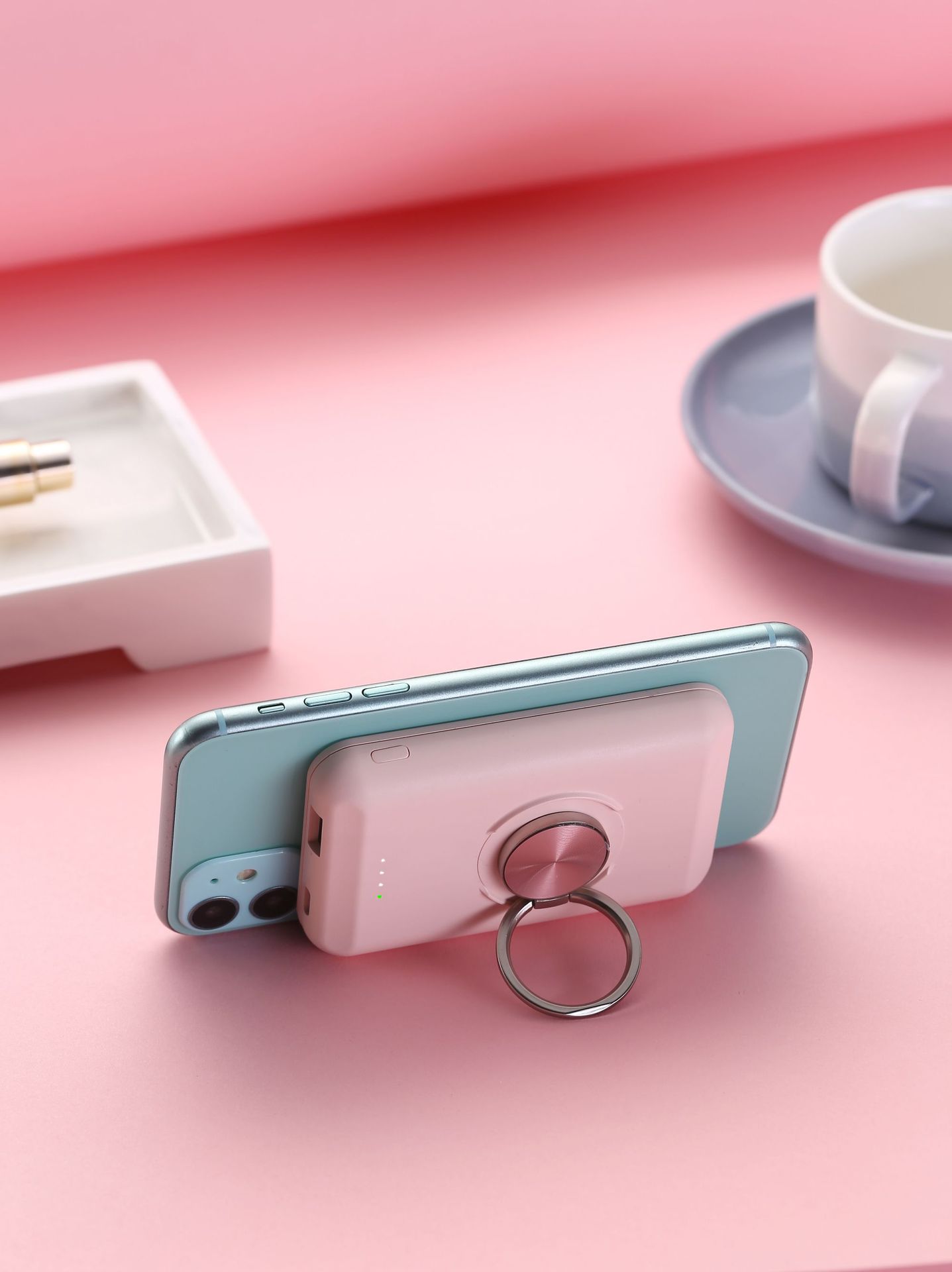 Magnetinis belaidis išorinis akumuliatorius įkroviklis_voghion.com