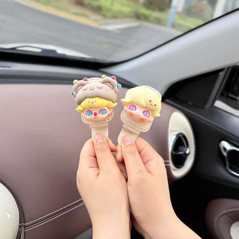 Car-Mounted Glasses Clip for Use in the Car, Sunglasses Holder, Sun Visor Magnetic Clip, Cute Cartoon Design for Women