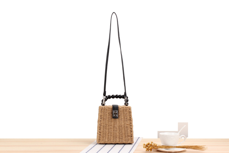 Women's Small Spring&summer Straw Solid Color Vacation Square Flip Cover Straw Bag display picture 3