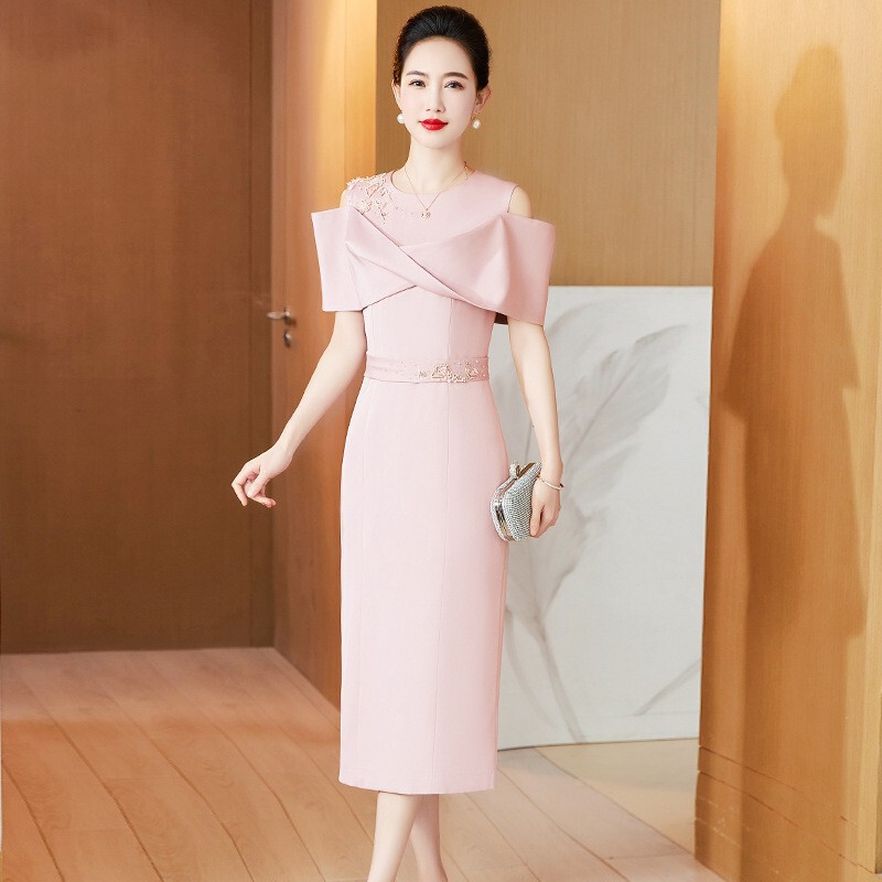 Young and fashionable banquet dress, new elegant summer mother's dress, wedding dress, mother-in-law's wedding banquet dress Young and fashionable banquet dress, new elegant summer mother's dress, wedding dress, mother-in-law's wedding banquet dress