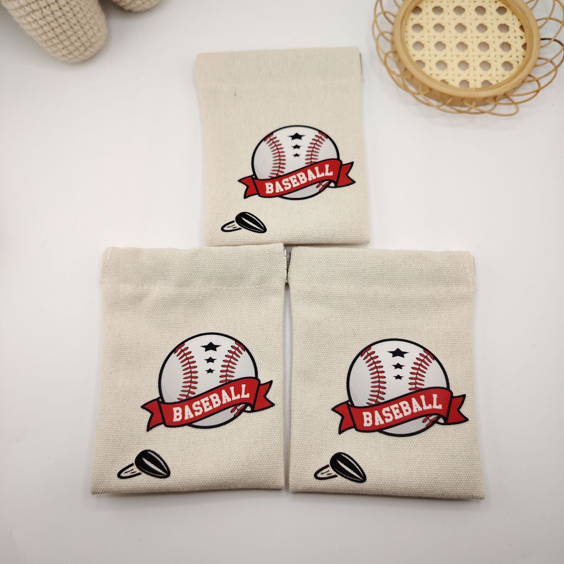 工厂批发高品质时尚潮流帆布弹片袋喜糖饰品首饰收纳免费设计拿样