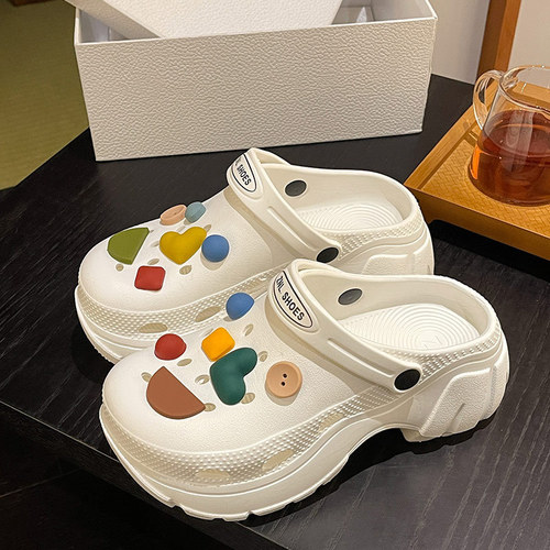 Women's Croc Shoes Summer 2024 New Ultra Thick Soled Outer Wear DIY Love Versatile Beach Baotou Croc Shoes for Women