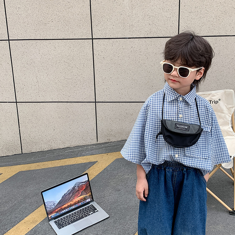 INS estilo coreano para niños bolsa de viaje al aire libre forma cóncava para niños bolsa informal de lona para niños y niñas bolsa simple de media luna