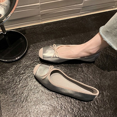 ブドウのお母さんの同じタイプの小さい香風の靴の丸い頭の浅い口の蝶結びの柔らかい平底のバレエの靴のシルクの靴の女性