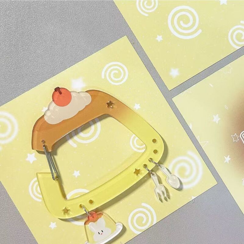 小紅書と同じスタイルのカラビナフルーツパイアクリル素材マンゴープリンパンダ簡単登山キーホルダー|undefined